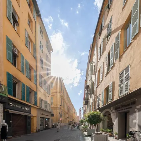 아파트 Spacious And Bright Flat Close To The : Heart Of Old