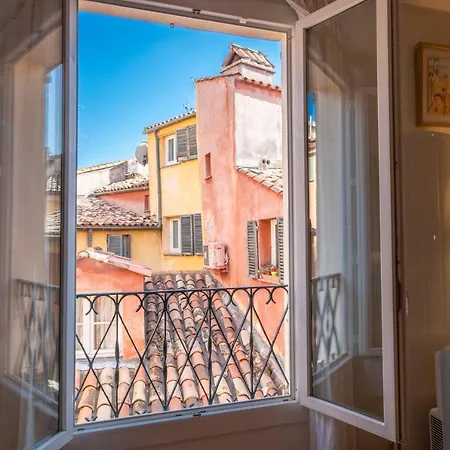 Spacious And Bright Flat Close To The : Heart Of Old 公寓 *