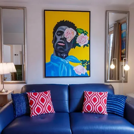 Spacious And Bright Flat Close To The : Heart Of Old Apartman *