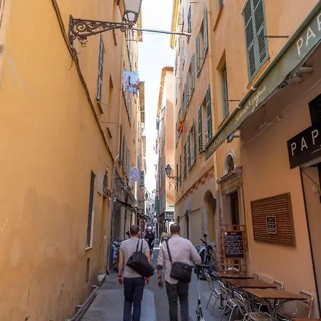 Spacious And Bright Flat Close To The : Heart Of Old 公寓 *