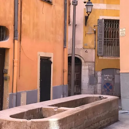 Διαμέρισμα Spacious And Bright Flat Close To The : Heart Of Old Νίκαια